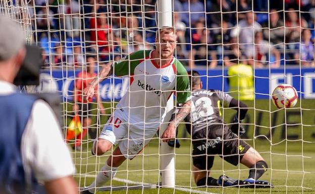 Vídeos con el resumen y los goles del Huesca - Alavés