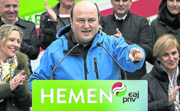 El PNV, dispuesto a ir a las europeas sin Puigdemont y sellar una alianza con canarios, gallegos y baleares