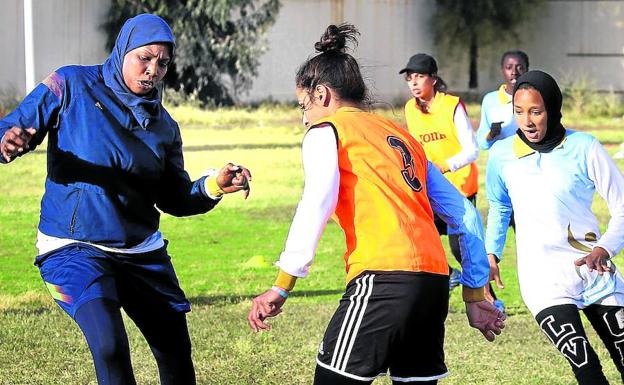 El fútbol como llave para la liberación de la mujer en Libia