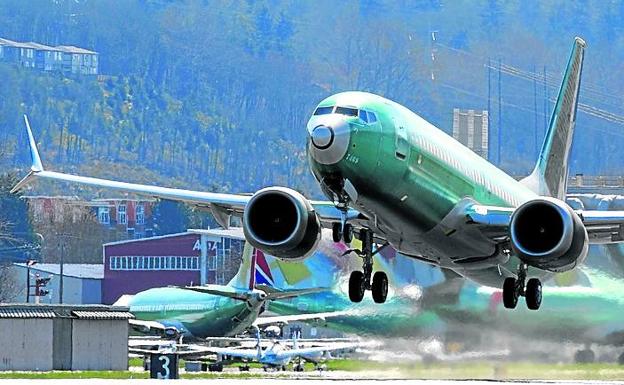 Boeing explicará a 200 pilotos las mejoras en su 737 MAX 8