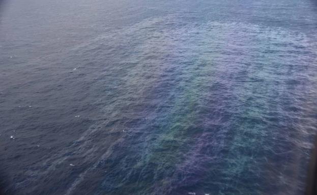 Ecologistas alertan de que es «muy probable» que la marea negra llegue a la costa