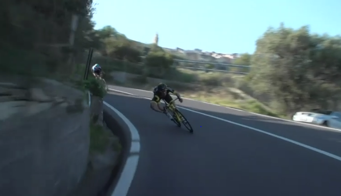 El ciclista que más arriesga pide que no le imiten