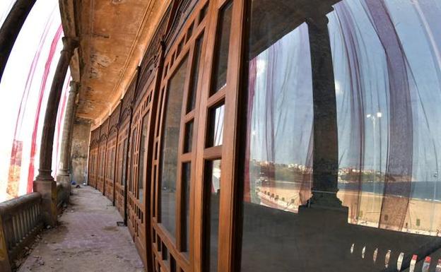 Punta Begoña recupera sus ventanales