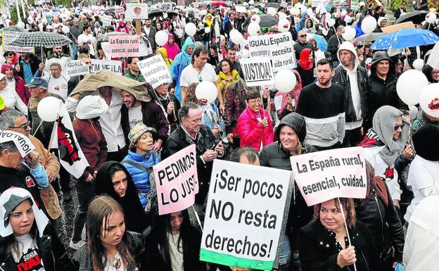 La España rural se rebela contra los partidos y entra de lleno en la precampaña electoral