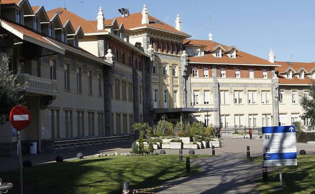 El hospital San Juan de Dios despide a un médico al que una auxiliar denunció por acoso sexual