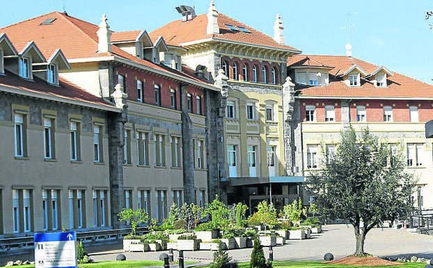 El médico denunciado por acoso sexual «utilizaba su poder para humillar a sus subordinadas»