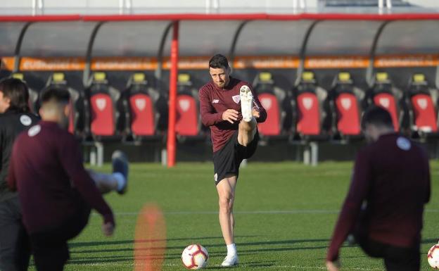 Aduriz vuelve tres meses después