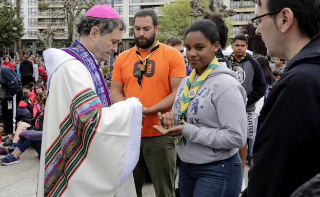«Me siento muy contento de poder celebrar la misa con los eskauts»