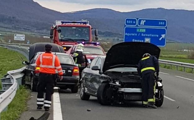 Tres hospitalizados por un choque en la localidad alavesa de San Millán