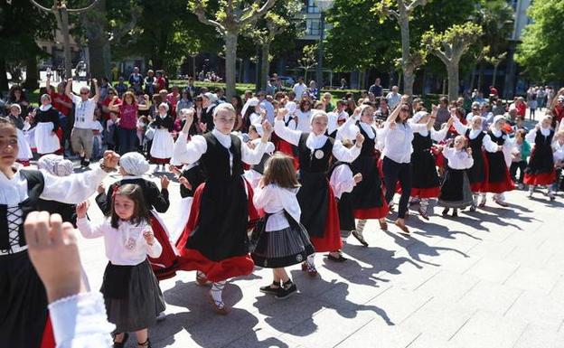 Más de medio centenar de actos animarán los 'sanjorges' de Santurtzi