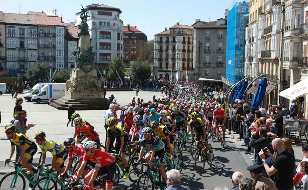 La Itzulia cortará este jueves una veintena de calles en Vitoria
