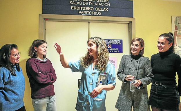 Los hospitales alaveses reciben a 160 futuros médicos y enfermeras interesados en formarse