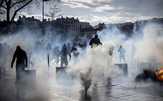 Entra en vigor la polémica ley antidisturbios de Macron