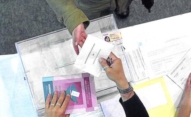 13.000 vascos votan en las generales a partidos que no logran representación