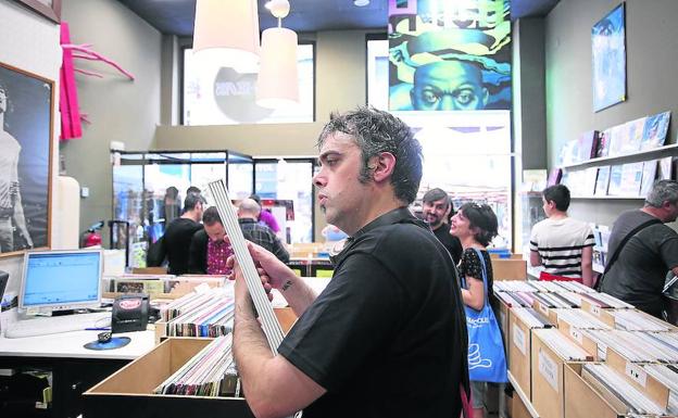 Las tiendas de discos vascas celebran hoy su fiesta