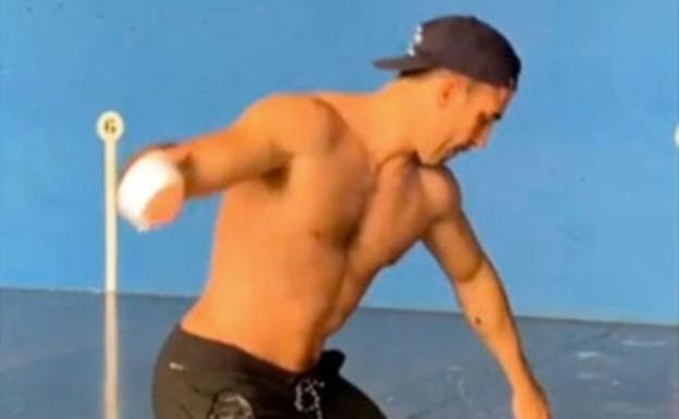 Miguel Ángel Silvestre y su nueva afición por la pelota vasca