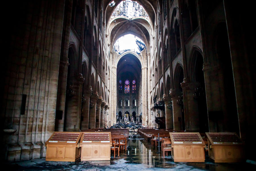 Así ha quedado el interior de la catedral de Notre Dame