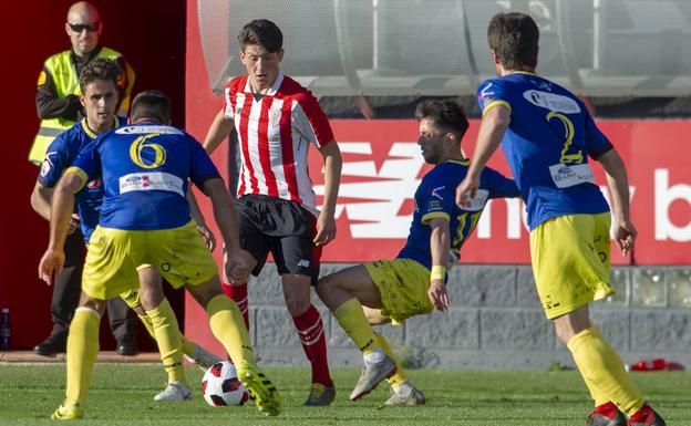 El Barakaldo ve peligrar la cuarta plaza