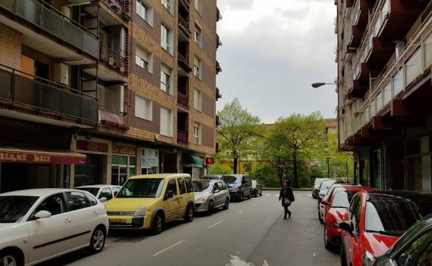 Llodio reduce las denuncias pero se mantienen los malos usos a la hora de aparcar