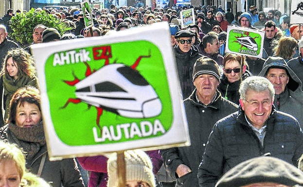 El PNV de Agurain se suma a un acto contra el TAV pese al apoyo de su partido a la obra