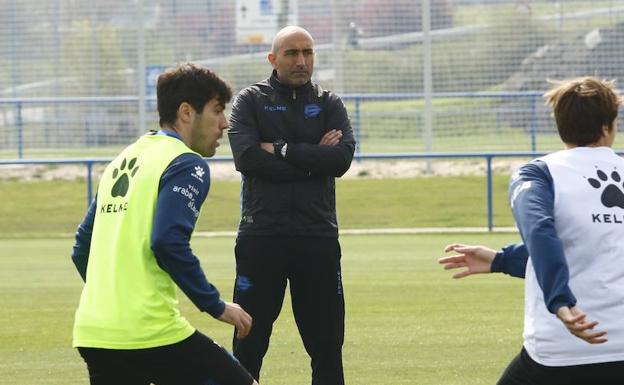 Abelardo: «Mi futuro está aparcado hasta final de temporada»