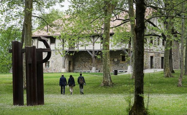 Txillida Leku museoak ateak ireki zituen asteazkenean zortzi urte luzeren ostean