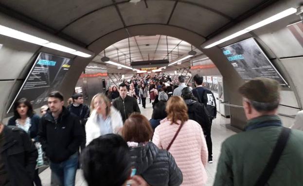 El metro recupera la normalidad tras un parón de más de una hora por un arrollamiento