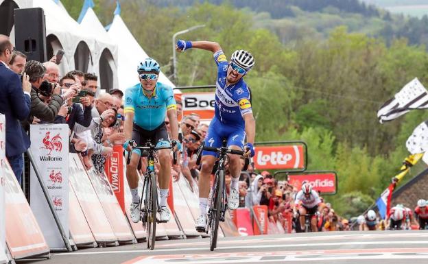Alaphilippe salta su segundo Muro