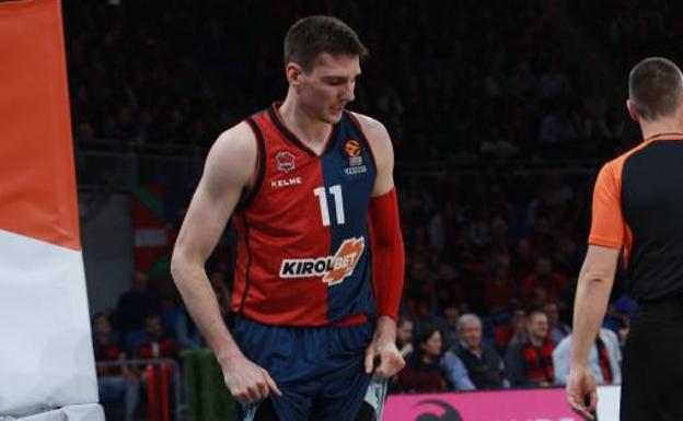 Pendientes del estado de Matt Janning, que tuvo que pedir el cambio por lesión