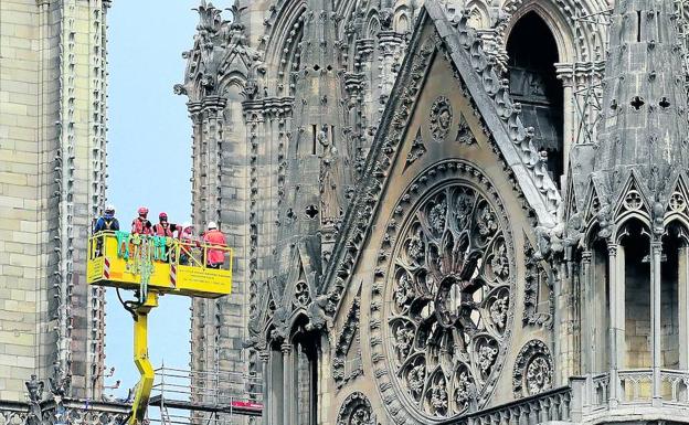 Un gran 'paraguas' protegerá la catedral de Notre Dame