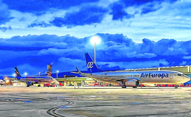 Foronda moverá 4.000 pasajeros en su primera 'operación salida' abierto 24 horas