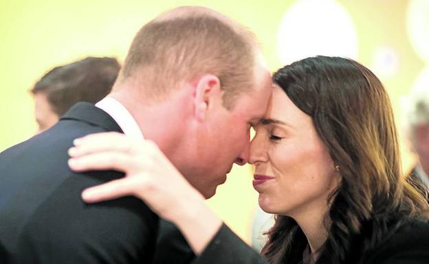 Guillermo consuela a Nueva Zelanda