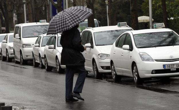 Se va sin pagar de un taxi en Vitoria y acaba en un calabozo