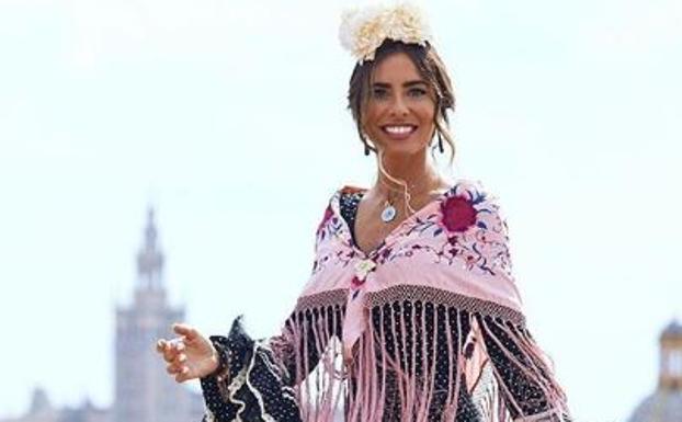 Así visten de flamenca las 'influencers' en la Feria de Abril