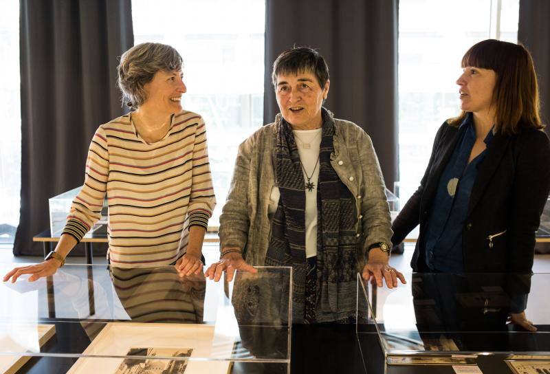 Ikerbasquek Maria Isabel Arriortua, Aitziber Lopez-Cortajarena eta Maia Garcia Vegniory ikertzaileak aitortu ditu