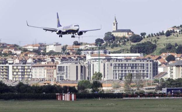 Aterriza de urgencia en Santander un vuelo Málaga-Dusseldorf por un conflicto a bordo