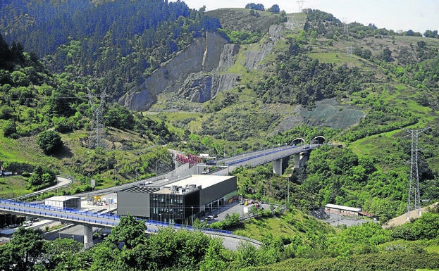 Las constructoras de la Supersur guardarán las 5 toneladas de dinamita y los 2.500 detonadores en un polvorín del Peñascal