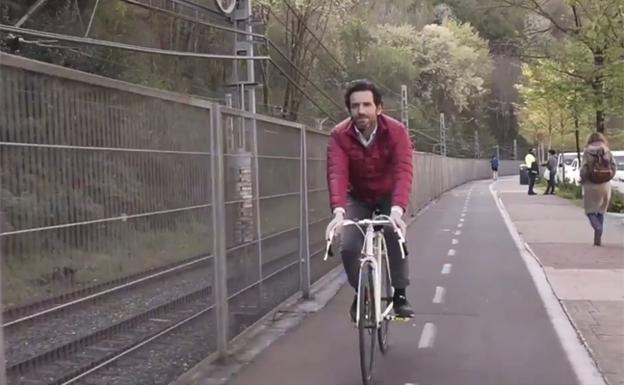 Sémper canta sus propuestas electorales a ritmo de Mikel Erentxun