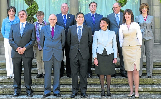 Diez años de la llegada de los socialistas a Ajuria Enea