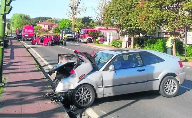 Muere un conductor cuyo coche fue embestido por otro en un semáforo en rojo en Escalante