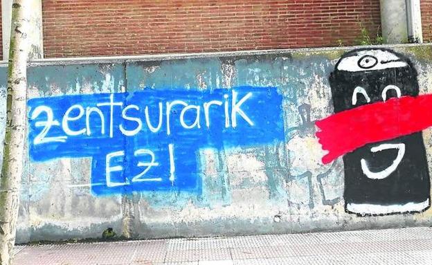 La proliferación de pintadas y carteles enrarecen la campaña electoral en Berango