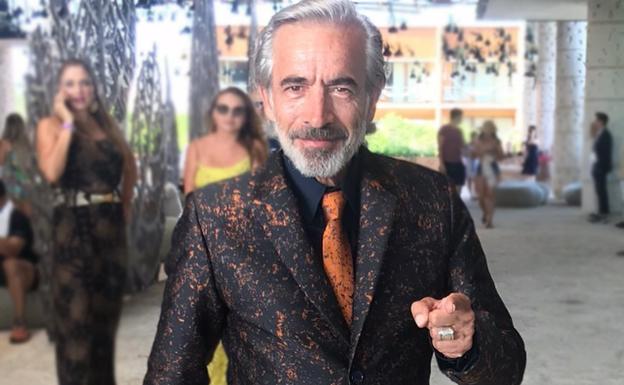 El traje más loco de Imanol Arias: así se interpreta la moda vasca al otro lado el charco