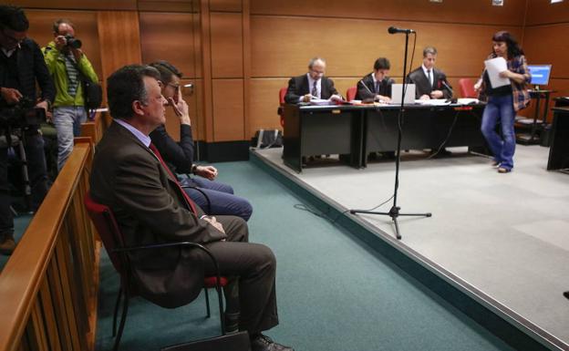 Condenan a un año de prisión por conducción temeraria al director de Mercedes