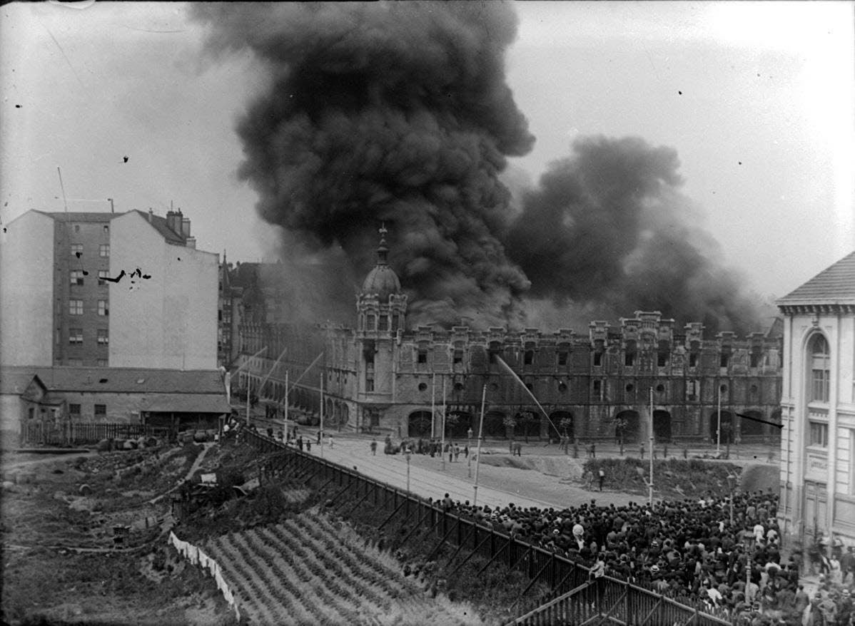 Cien años del incendio en La Alhóndiga