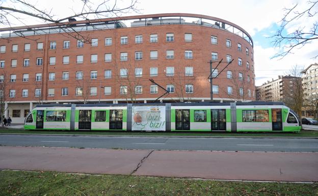Vitoria tendrá tranvías 'extralargos' desde otoño