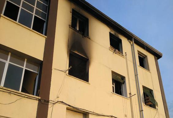 Un nuevo incendio en el edificio de Aretxabaleta donde murió un okupa