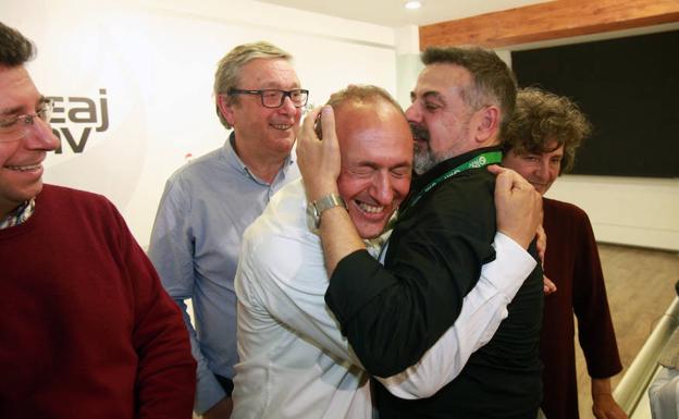 El PNV gana de forma holgada en Álava, que gobernaría en cómoda mayoría con el PSE