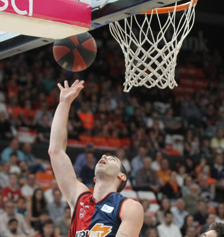 Las mejores imágenes del Valencia Basket - Baskonia