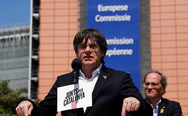Las siete vidas de Puigdemont le mantienen como líder del 'procés'