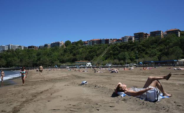 154 socorristas vigilarán las playas de Bizkaia a partir de este sábado